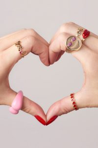 www.alisonlou.com