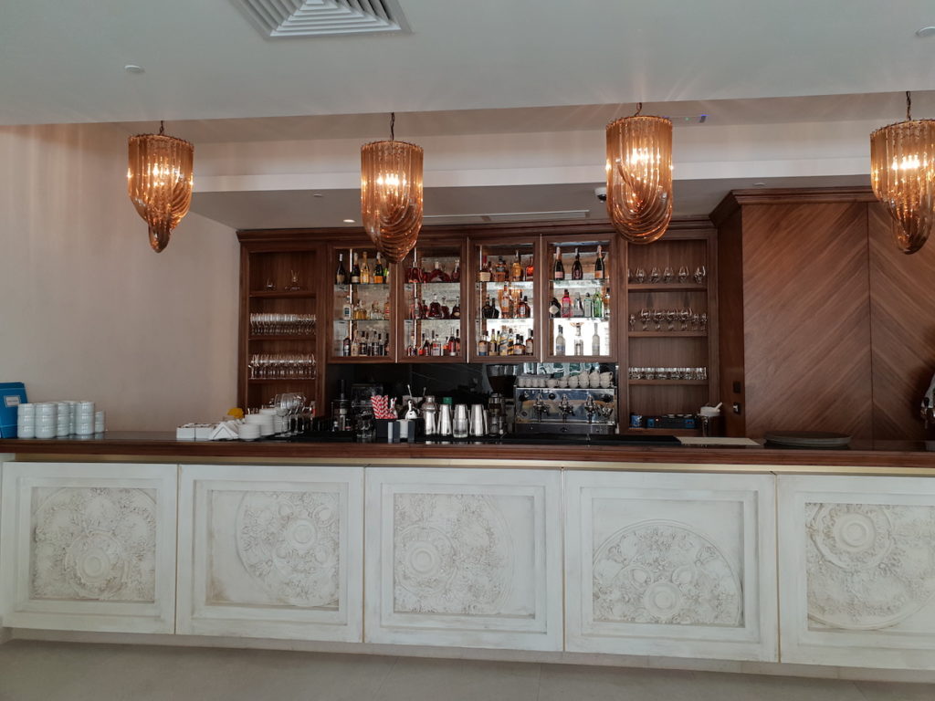 hotel bar